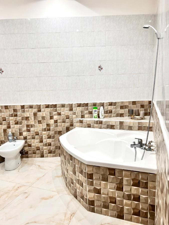 Casa Vacanze The Fortress Apartment Наполи Екстериор снимка