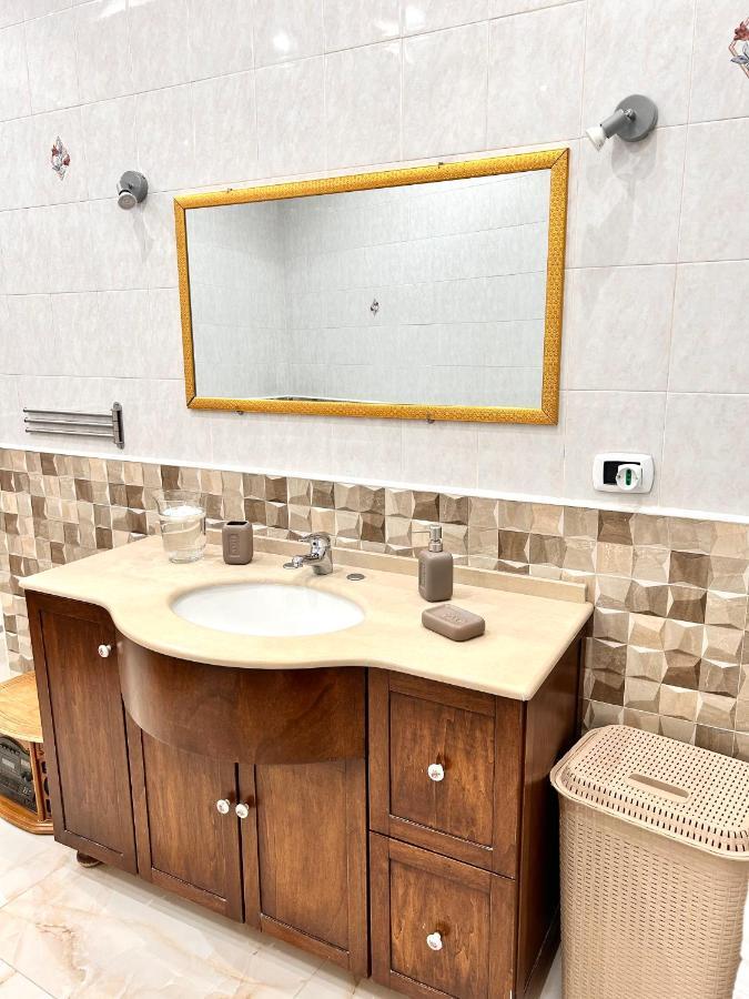 Casa Vacanze The Fortress Apartment Наполи Екстериор снимка