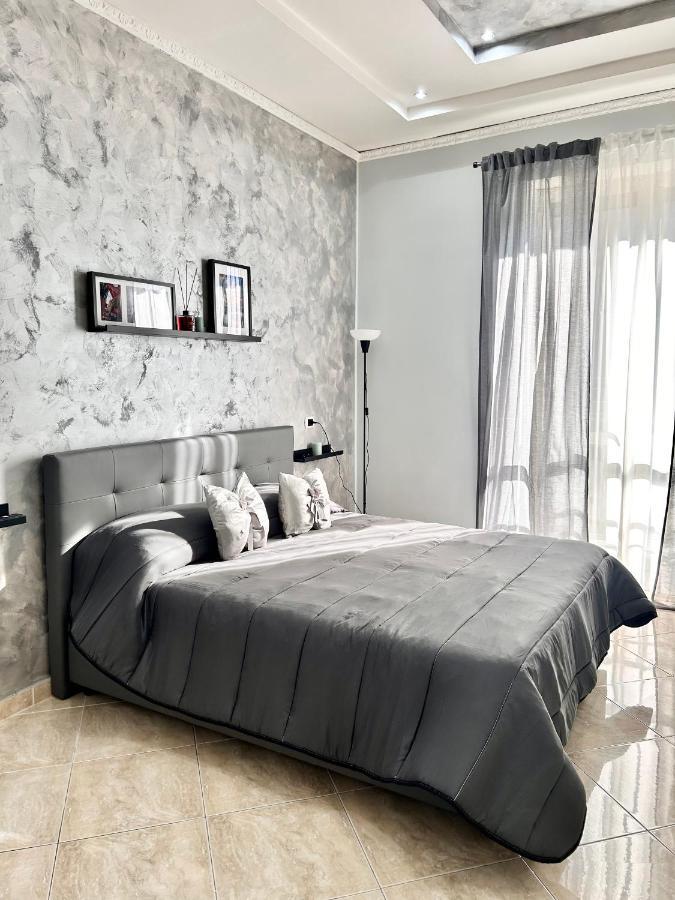 Casa Vacanze The Fortress Apartment Наполи Екстериор снимка