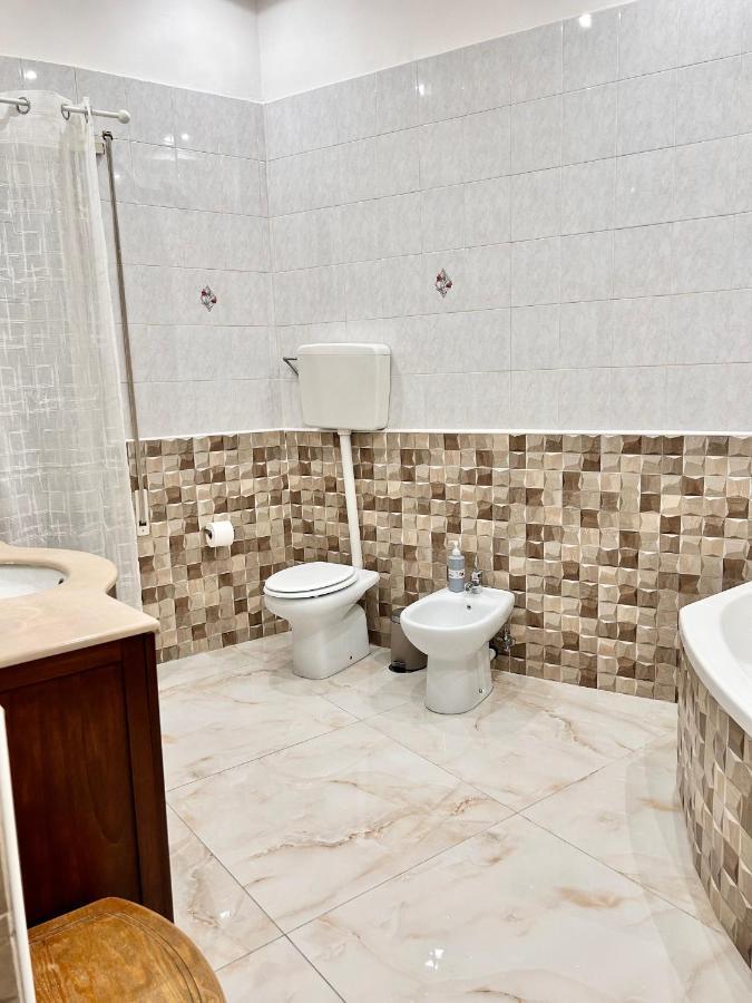 Casa Vacanze The Fortress Apartment Наполи Екстериор снимка